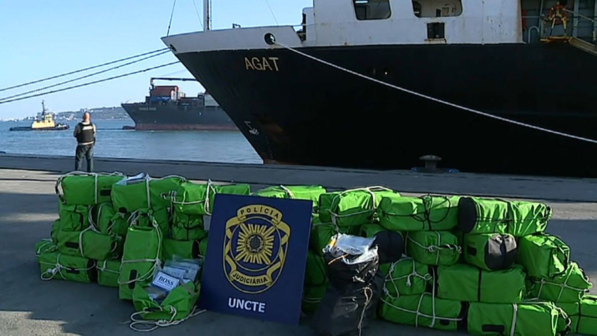 A ship carrying over one tonne of cocaine has been seized by Portugal police