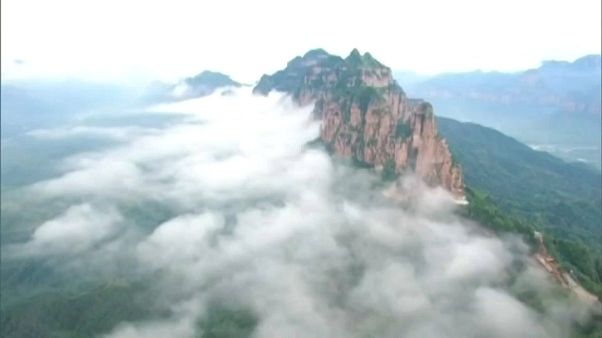 A frászt hozza a turistákra a kínai üvegpadlós ösvény A frászt hozza a turistákra a kínai üvegpadlós ösvény