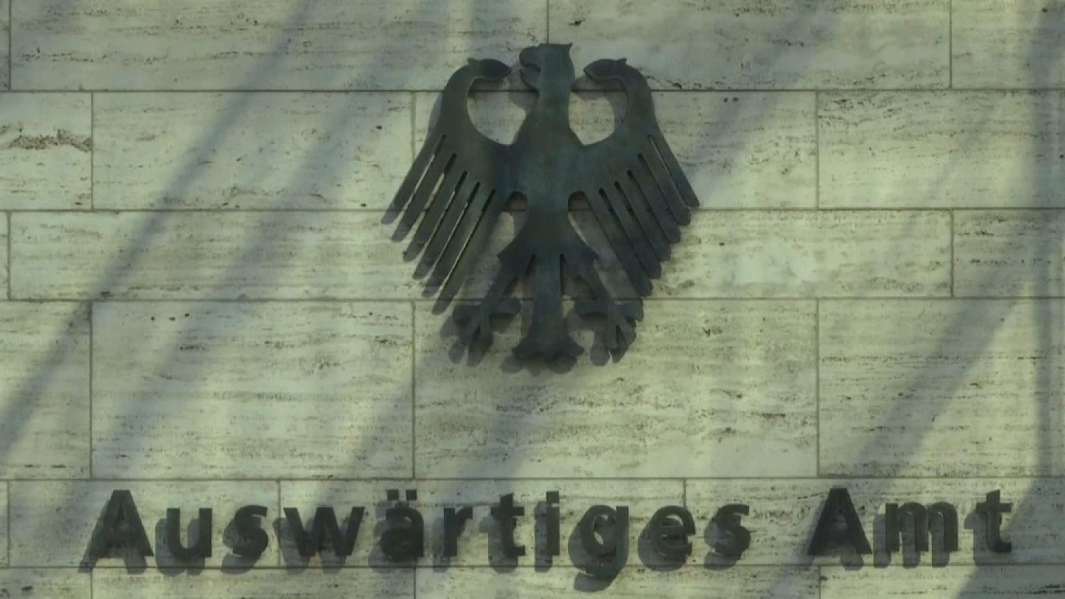 Schwarzgeldkasse bei der deutschen Botschaft in Paris?