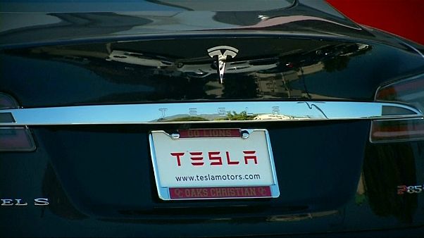 Tesla, ritardi nella produzione della Model 3 Tesla, ritardi nella produzione della Model 3
