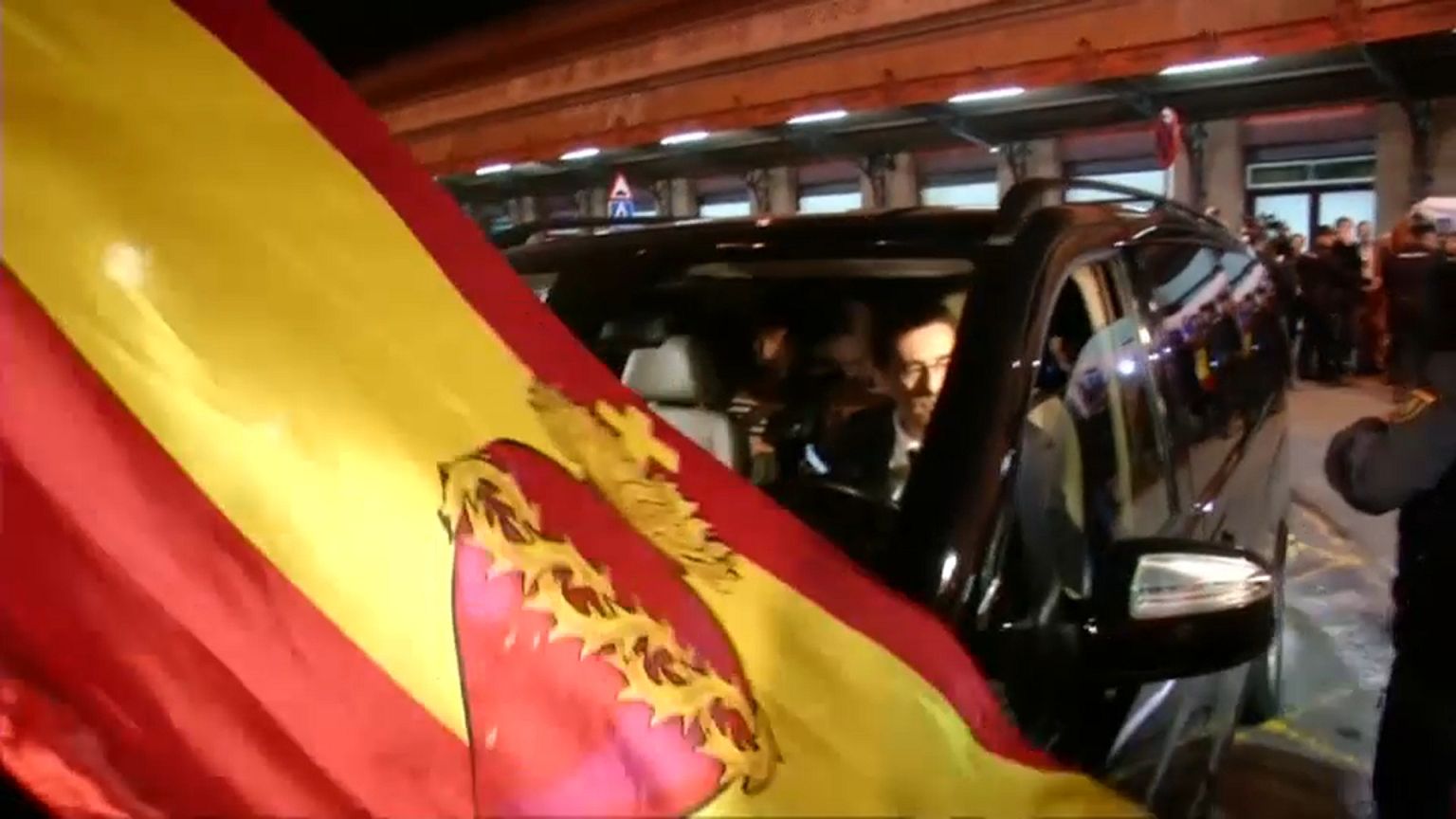 La recepción a los miembros de la Mesa del Parlament en Madrid divide a las redes sociales