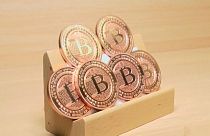 Bitcoin-Wert erstmals über 7000 US-Dollar