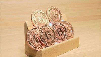 Bitcoin-Wert erstmals über 7000 US-Dollar