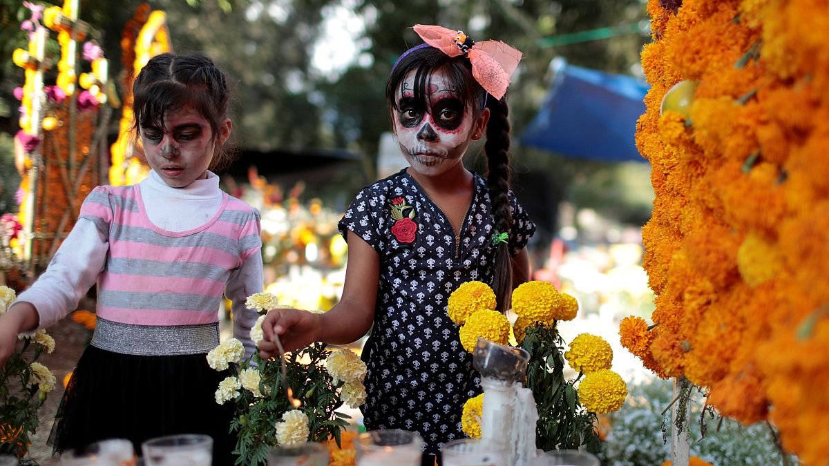 Un Día de los Muertos marcado por los feminicidios y los terremotos en México