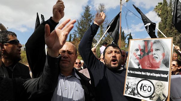 Palestinianos em protesto contra a Declaração de Balfour Palestinianos em protesto contra a Declaração de Balfour