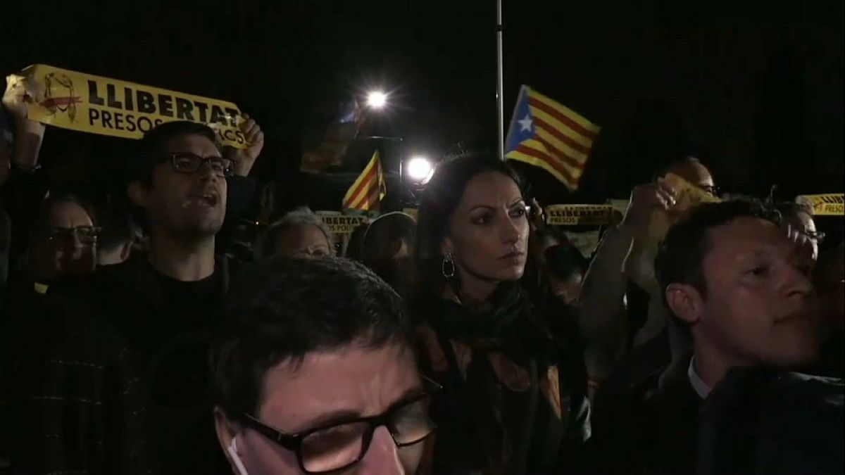 Protestas ante el Parlamento de Cataluña para exigir la liberación de los "presos políticos"