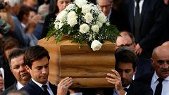 Πλήθος κόσμου στην κηδεία της δολοφονηθείσας δημοσιογράφου