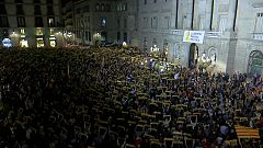 La plaza Sant Jaume pide la libertad de los exconsejeros