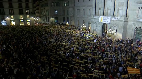 La plaza Sant Jaume pide la libertad de los exconsejeros La plaza Sant Jaume pide la libertad de los exconsejeros