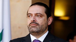 Dimite Saad Hariri, asegurando temer por su vida