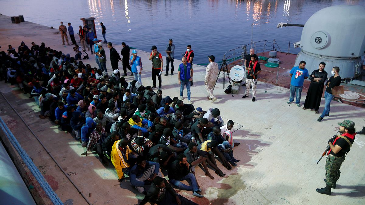Δεκάδες μετανάστες νεκροί στη Μεσόγειο