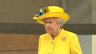 Wohin floss das Geld der Queen?
