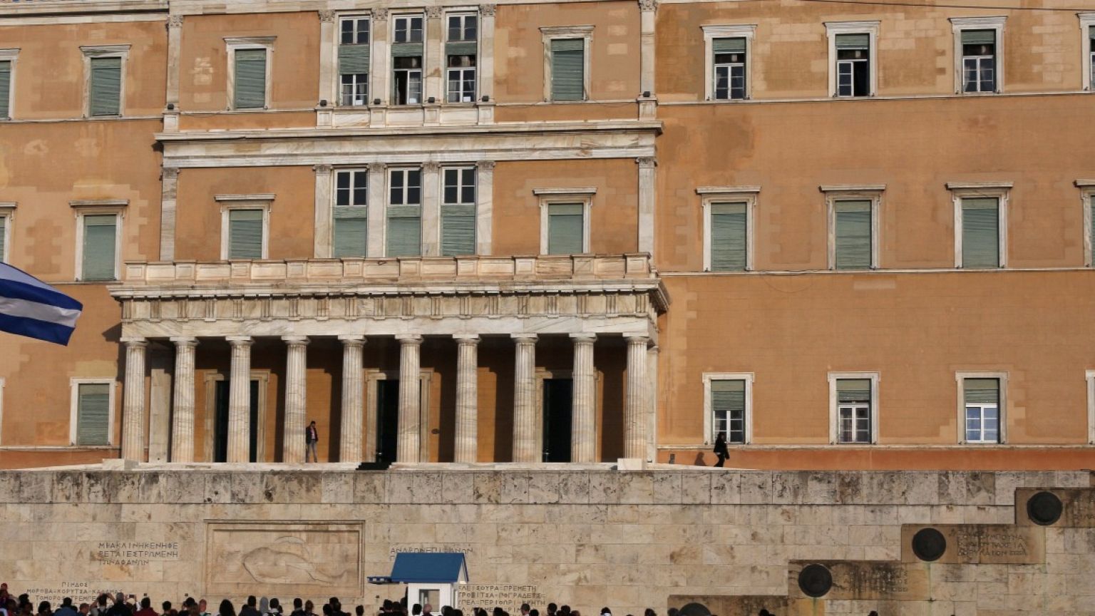 «Η Ελλάδα φαίνεται ότι βγαίνει από την κρίση»