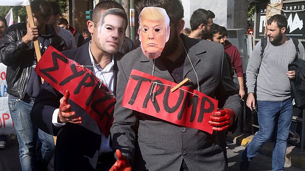 Estudantes gregos nas ruas em protesto contra o "desinvestimento na educação" Estudantes gregos nas ruas em protesto contra o "desinvestimento na educação"