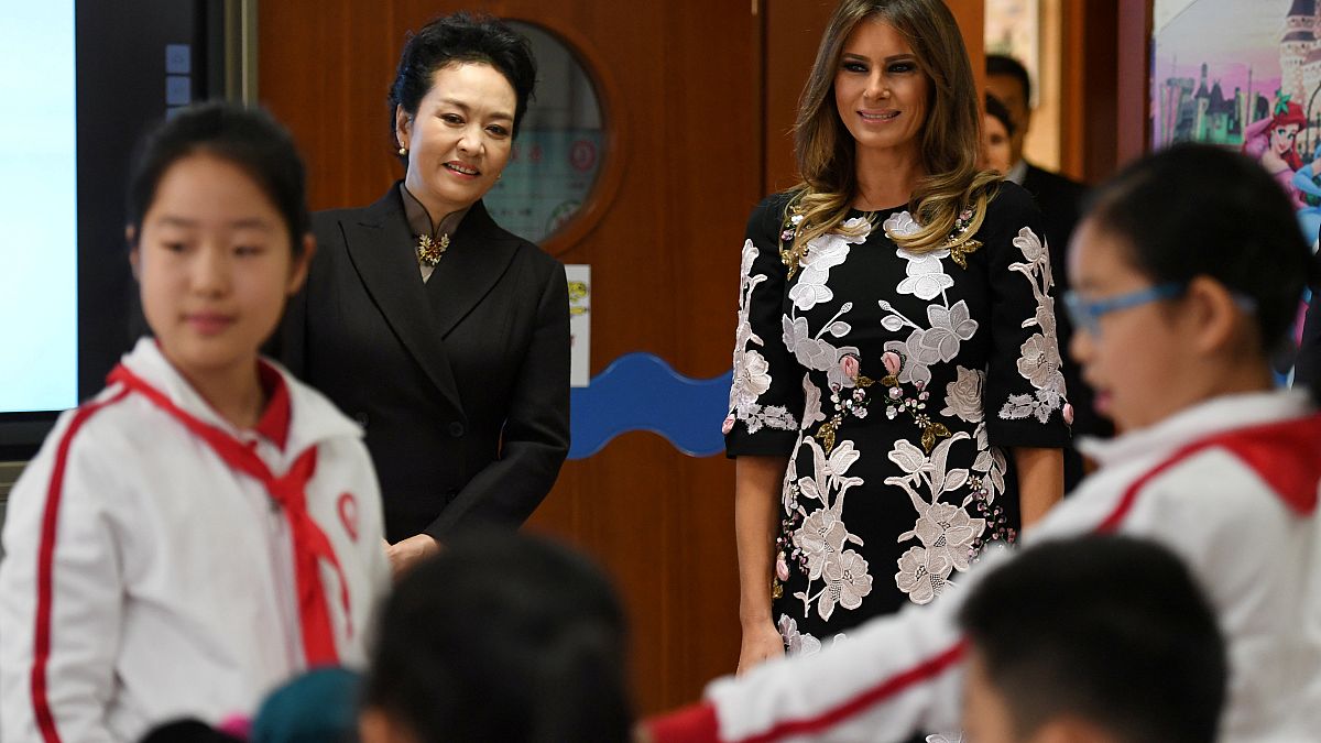 Alle Augen auf Melania Trump und ihre Outfits in Asien