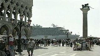 Venise éloigne les gros paquebots