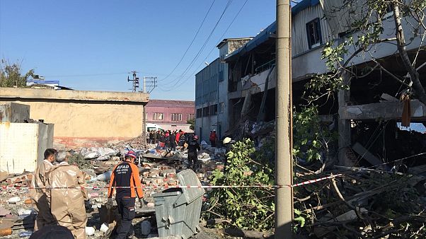 Bursa'da iplik-boya fabrikasında patlama: 5 ölü, 4 yaralı Bursa'da iplik-boya fabrikasında patlama: 5 ölü, 4 yaralı