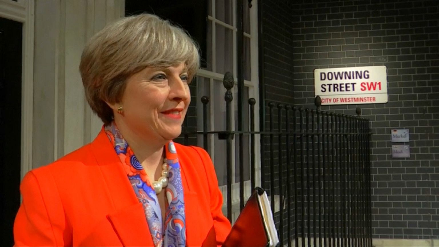 May'in balmumu heykeli Madame Tussauds Müzesi'nde