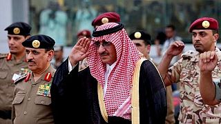 السعودية تجمد الحسابات البنكية للأمير محمد بن نايف