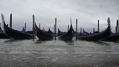 Acqua alta a Venezia da record: 127 cm, non accadeva dal 2013