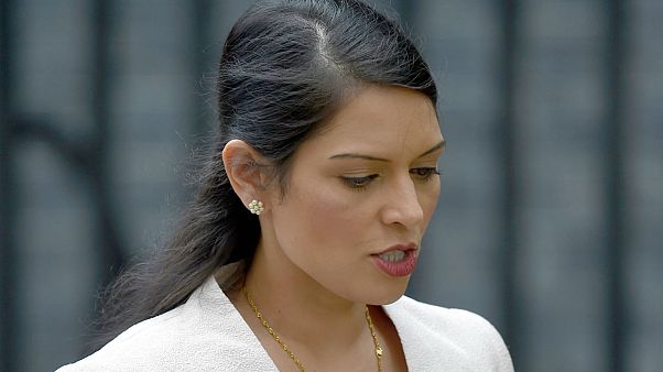 Mais uma baixa no governo de Theresa May: Priti Pattel demite-se Mais uma baixa no governo de Theresa May: Priti Pattel demite-se