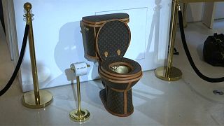 توالت طلایی لویی ویتون