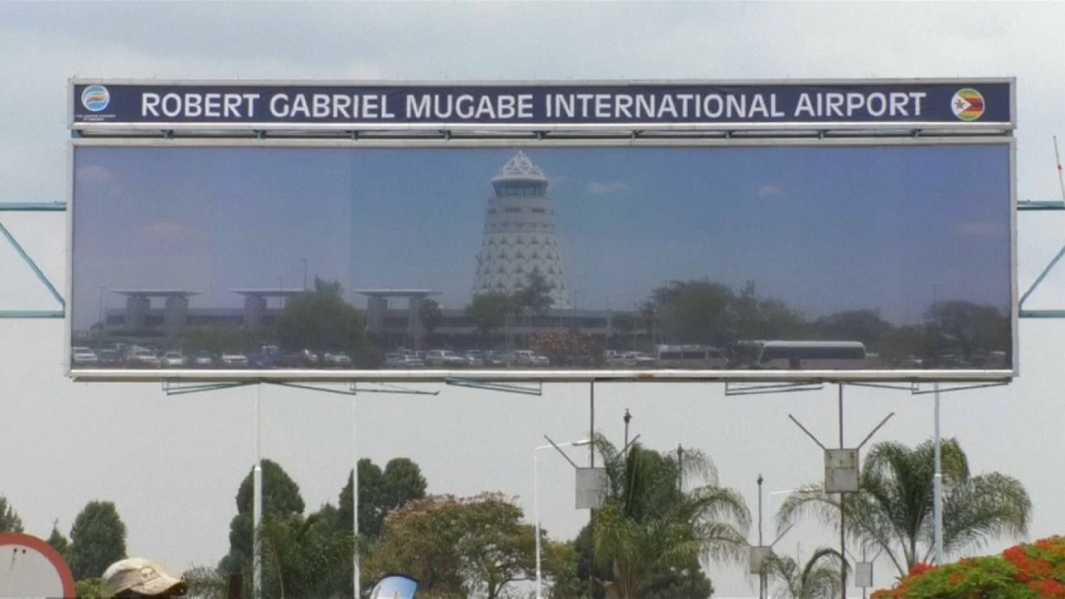 Robert Mugabe a "son" aéroport