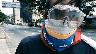 Venezuela: "il regime andrà via solo con le armi"