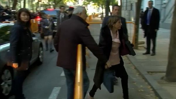 Eski Katalonya Meclis Başkanı Carme Forcadell kefaletle serbest Eski Katalonya Meclis Başkanı Carme Forcadell kefaletle serbest