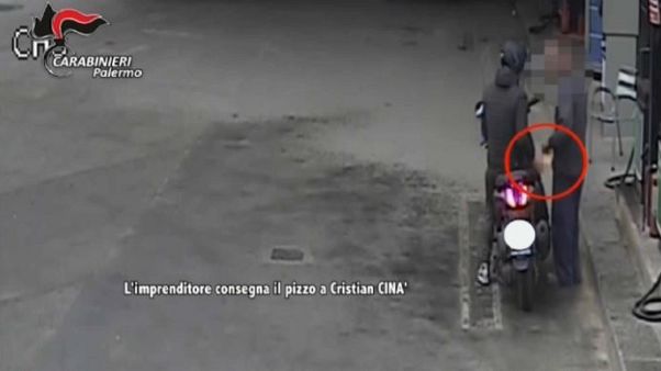 A Palermo la rivolta dei commercianti contro il pizzo A Palermo la rivolta dei commercianti contro il pizzo