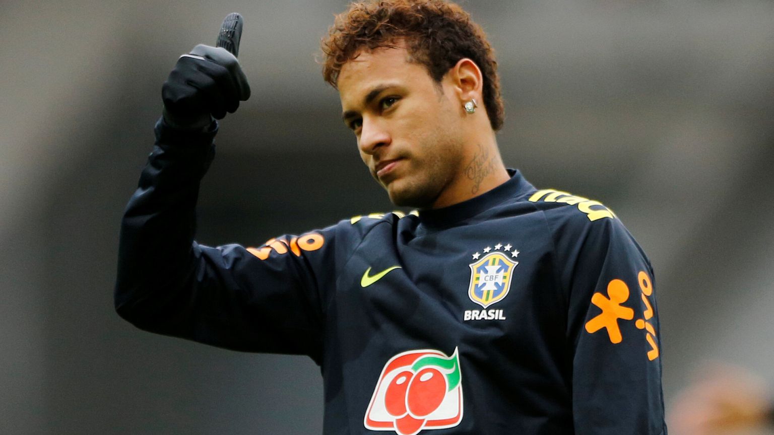 Neymar basın toplantısında ağladı