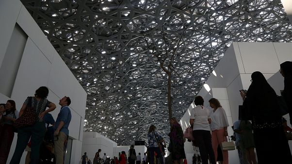Louvre Abu Dabi ziyaretçi akınına uğruyor Louvre Abu Dabi ziyaretçi akınına uğruyor