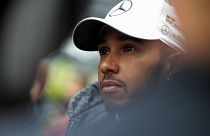 Lewis Hamilton lamenta assalto à equipa da Mercedes no Brasil