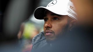 Lewis Hamilton lamenta assalto à equipa da Mercedes no Brasil