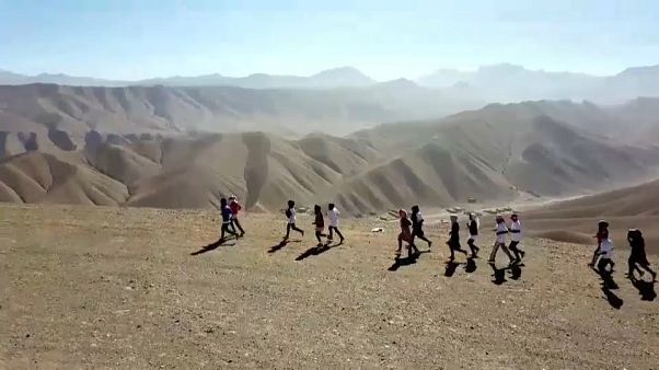 Afghan women defy tradition to run marathon Afghan women defy tradition to run marathon
