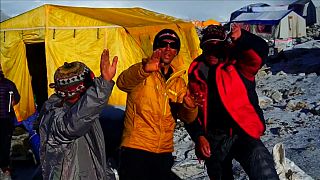 Himalaja: Basejumper Valery Rozov stürzt in den Tod