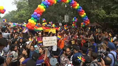 Hunderte demonstrieren für die Rechte von LGBT