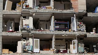 Rengeteg halott Iránban az iraki földrengés után