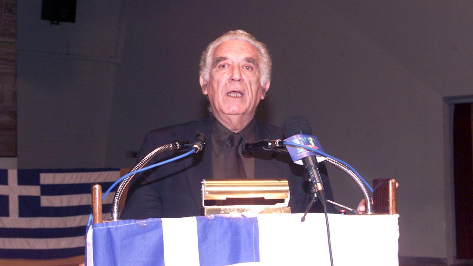 Πέθανε ο Γιάννης Καψής