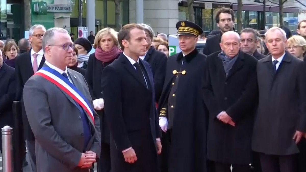 Η Γαλλία τιμά τους νεκρούς της τρομοκρατίας