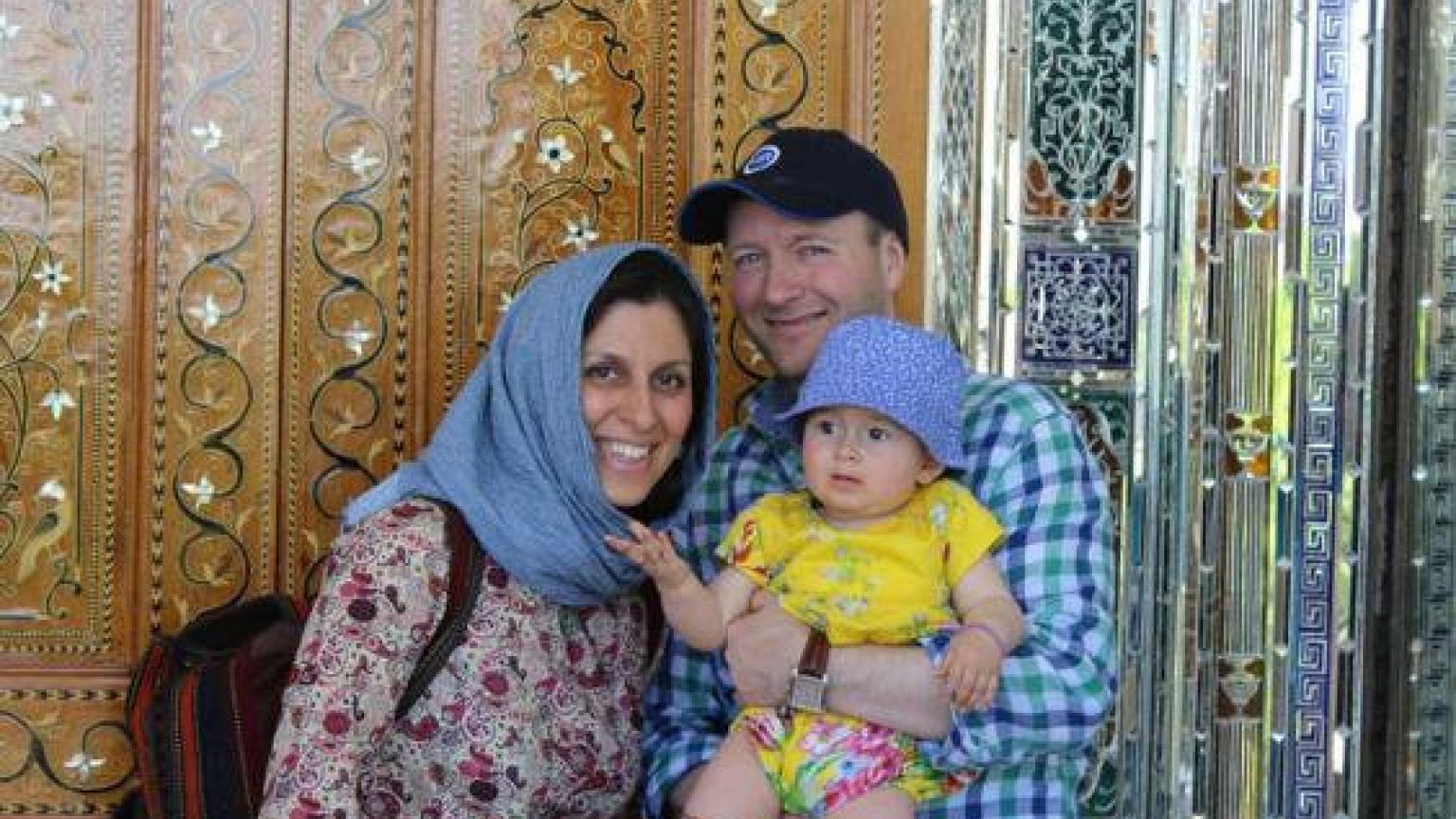 عذرخواهی بوریس جانسون به دلیل بیان سخنان «نادرست» دربارۀ نازنین زاغری