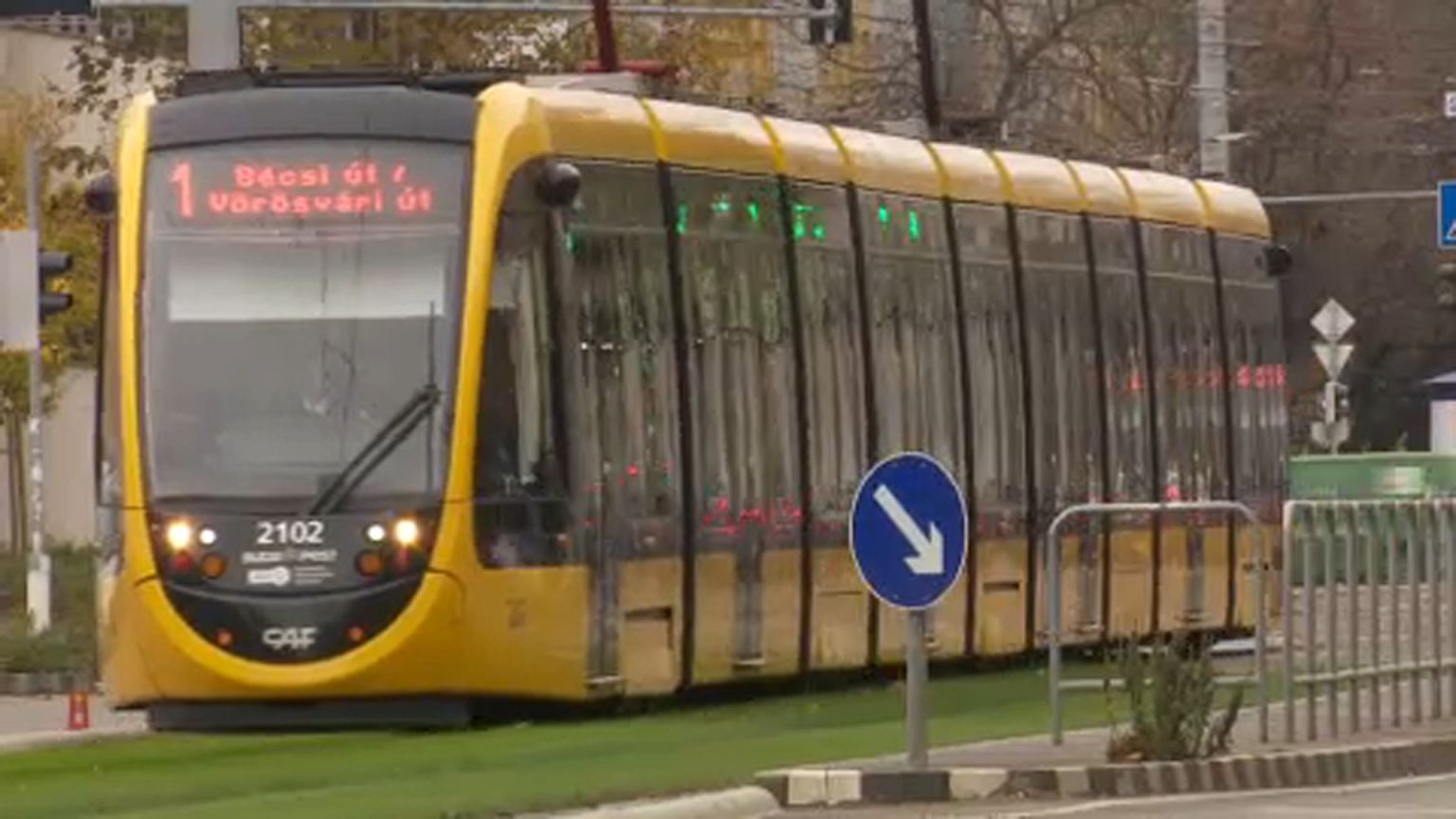 Fakivágással kezdték az 1-es villamos meghosszabbítását