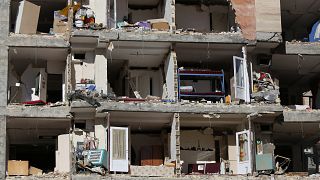 Rescuers continue search for surviors of Iran-Iraq earthquake