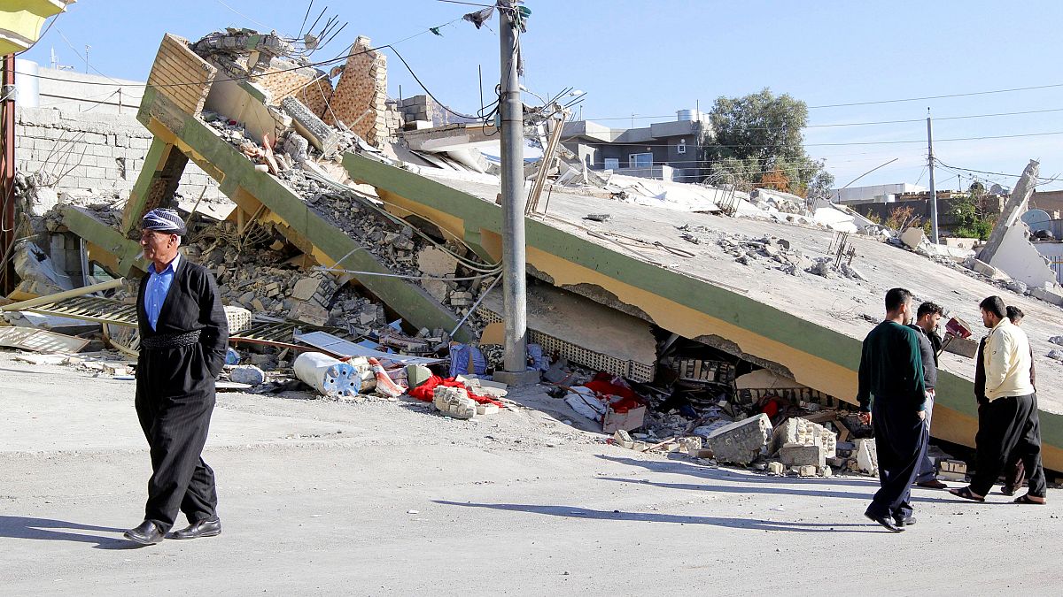 Tremblement de terre : l'Iran pleure ses morts
