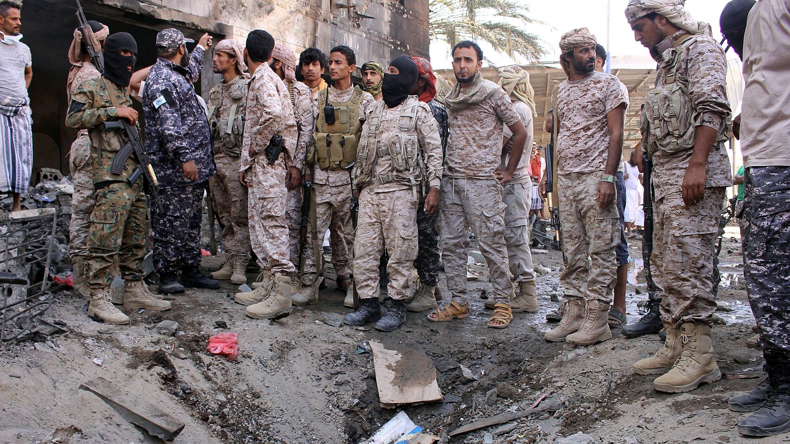 قتلى وجرحى إثر انفجار سيارة مفخخة في عدن