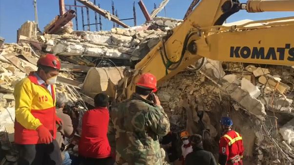 إيران بعد الزلزال: إنتهاء عمليات الإغاثة والإنقاذ إيران بعد الزلزال: إنتهاء عمليات الإغاثة والإنقاذ
