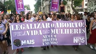 Brazil nők tüntettek az abortusz betiltása ellen