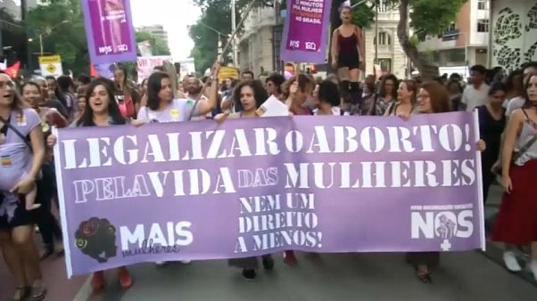Манифестации против запрета абортов Манифестации против запрета абортов
