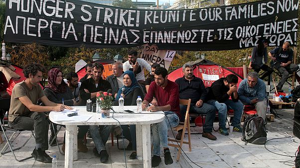 Αθήνα: Έληξε η απεργία πείνας των προσφύγων στο Σύνταγμα Αθήνα: Έληξε η απεργία πείνας των προσφύγων στο Σύνταγμα