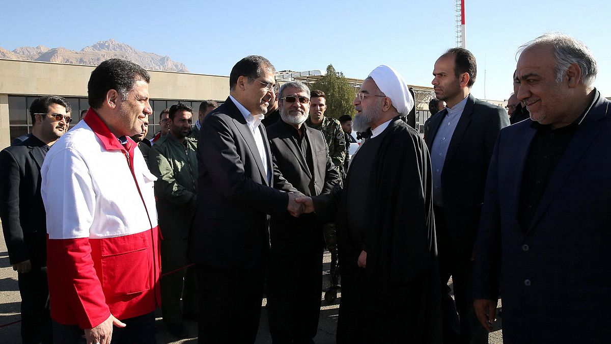 Президент Ирана посетил зону землетрясения